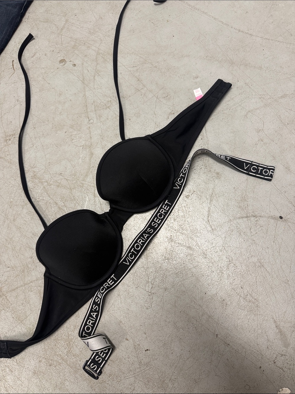 Victoria's Secret Black Push-Up Bikini Top with Logo Elastic Strap 32D NWOT